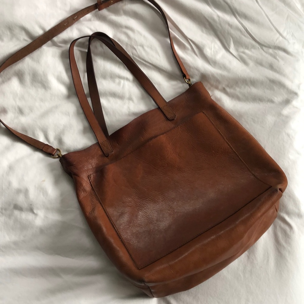 The Medium Transport Tote in English Saddle